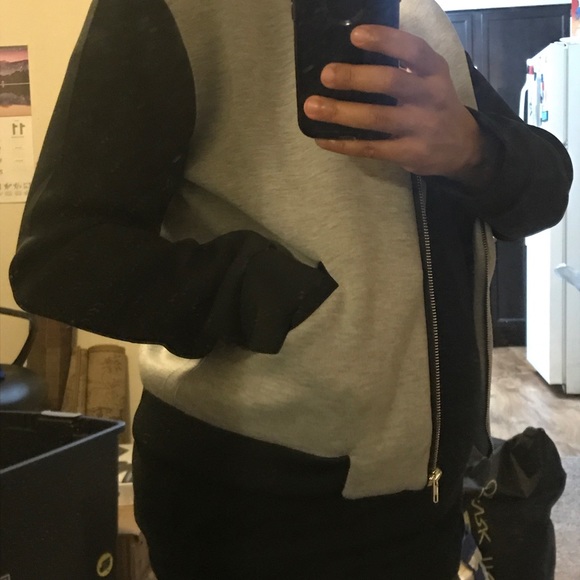 Stylish Bomber Jacket - Picture 6 of 8